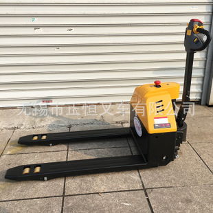 微型電動(dòng)堆高車